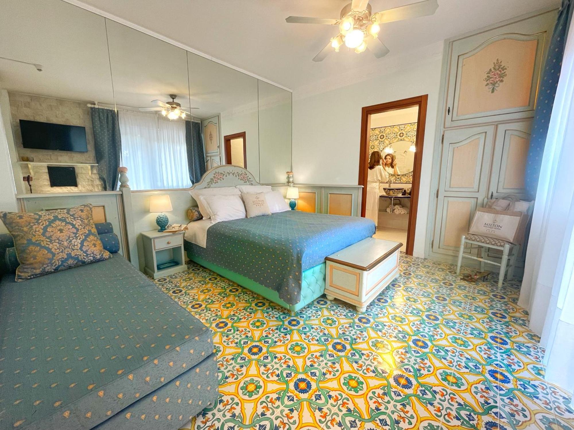 Milton Hotel 4*